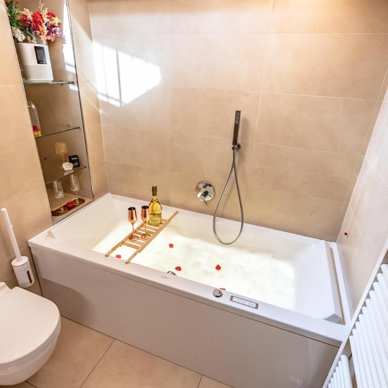 Haven Loft Como - Private Spa, Parking & Jacuzzi - Appartamento Deluxe con 2 Camere da Letto - 28