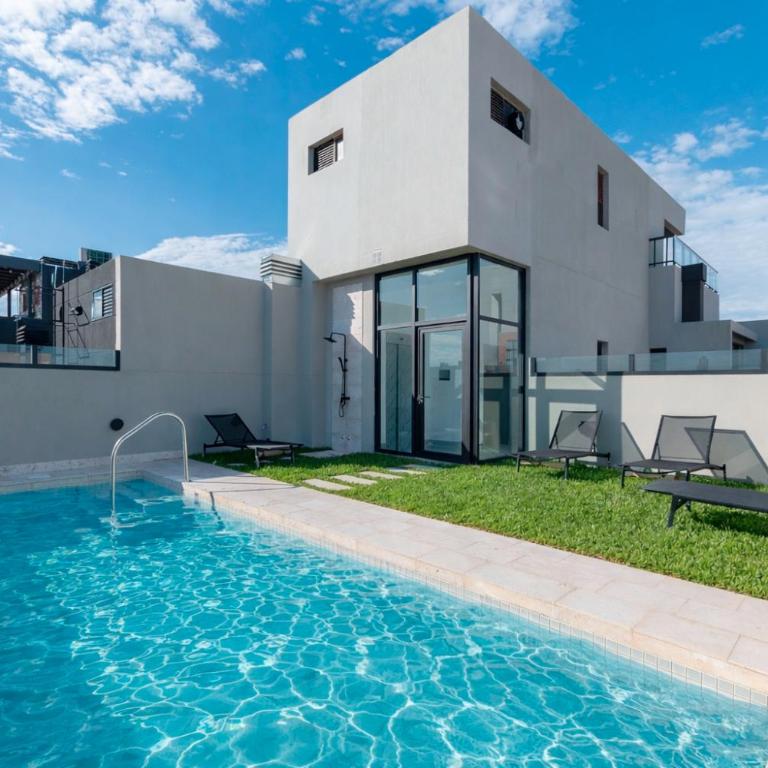 Attico VIBE - Estudio con terraza - 1