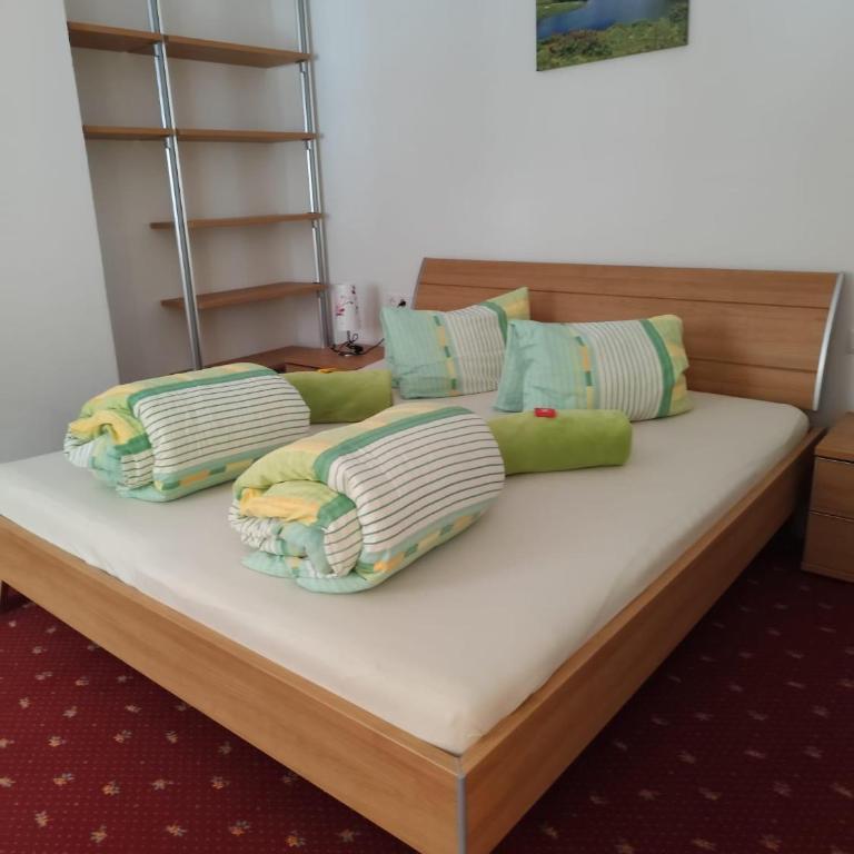 Ferienwohnung Anita - Apartment mit 3 Schlafzimmern und Dusche - 1