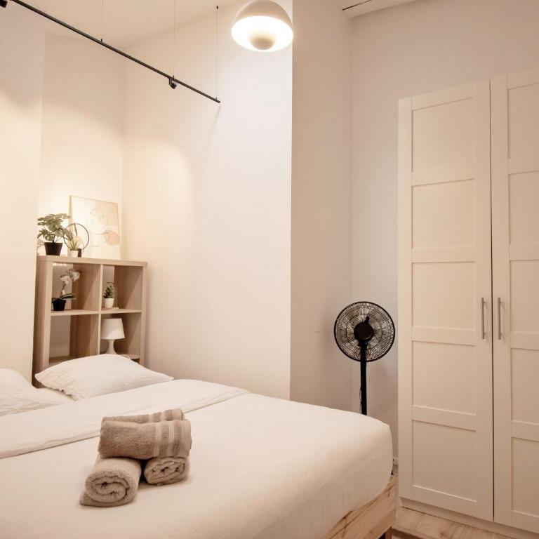 Appartement T4 plein centre ville Climatisé escalier étroit - Appartamento con 3 Camere da Letto - Piano Alto - 25