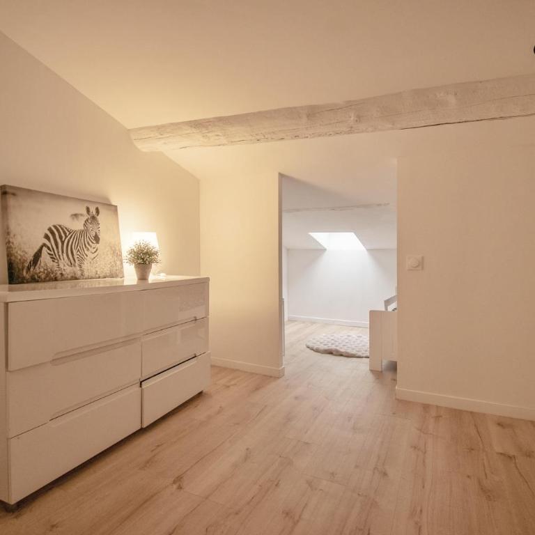 Appartement T4 plein centre ville Climatisé escalier étroit - Appartamento con 3 Camere da Letto - Piano Alto - 13