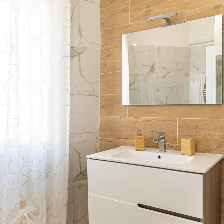 Alba Apartment - Bari Center - Appartamento con 2 Camere da Letto e Vista Città - 10