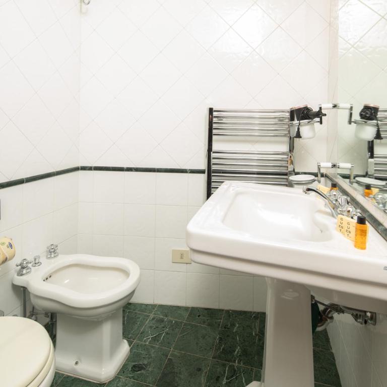 Frescoed Duomo Retreat - Appartamento con 2 Camere da Letto - 15