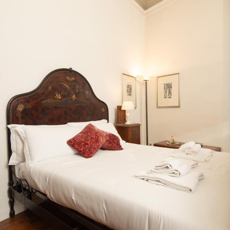 Frescoed Duomo Retreat - Appartamento con 2 Camere da Letto - 8