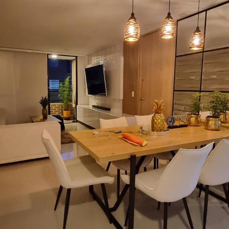 Charming 3BR Apt in Medelln Comfort, Style - Apartamento - 24