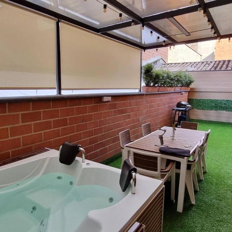 Charming 3BR Apt in Medelln Comfort, Style - Apartamento - 29