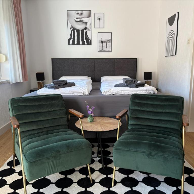 Pension Kitty - Comfort Doppelzimmer mit Balkon und Gartenblick - 8