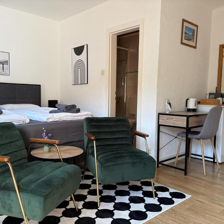 Pension Kitty - Comfort Doppelzimmer mit Balkon und Gartenblick - 7