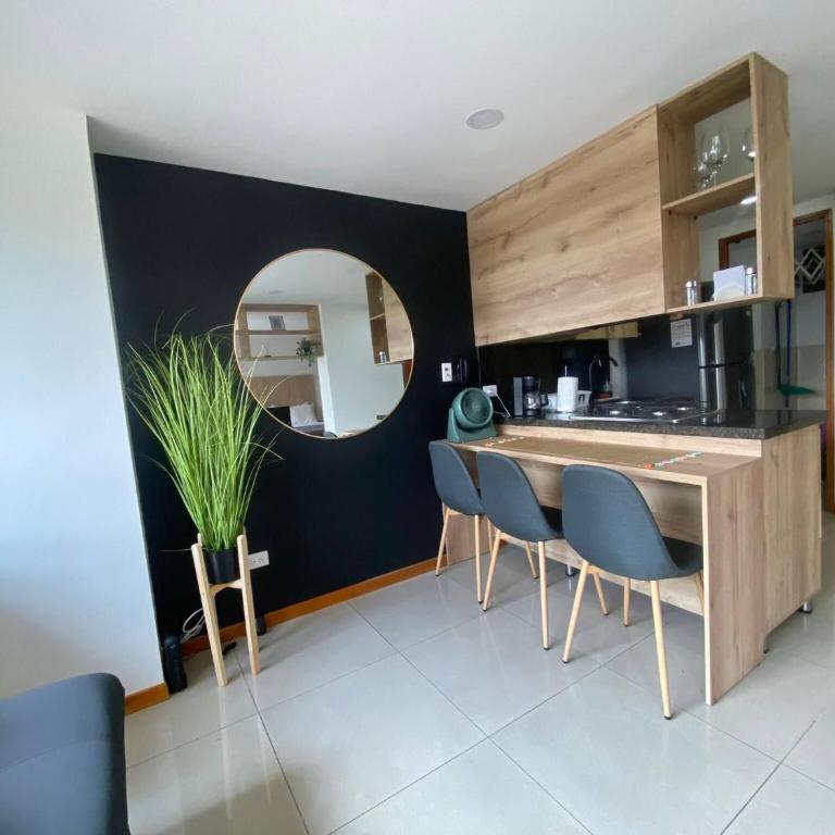 Cozy 2-Bedroom Apartment with Stunning City Views in Medelln - Apartamento - 1