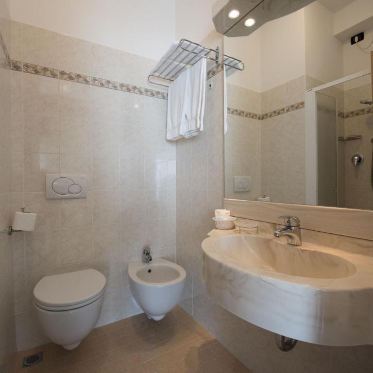 Hotel Gigliola - Double Room with Sea View - 2