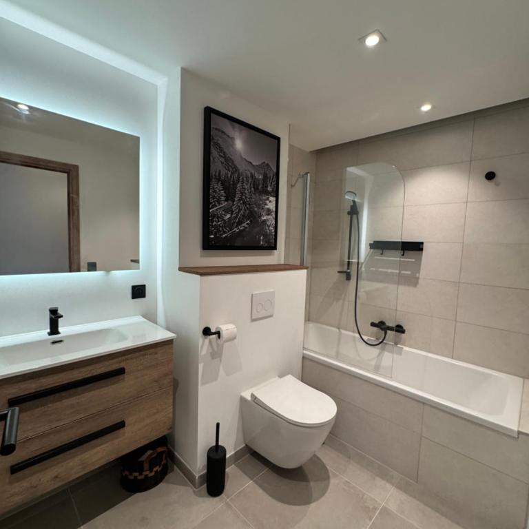 Séjour été - Appartement 4 pièces 6 personnes avec terrasse 50 m2 pour un séjour en famille avec vue exceptionnelle sur Meribel - Apartment mit 3 Schlafzimmern - 5