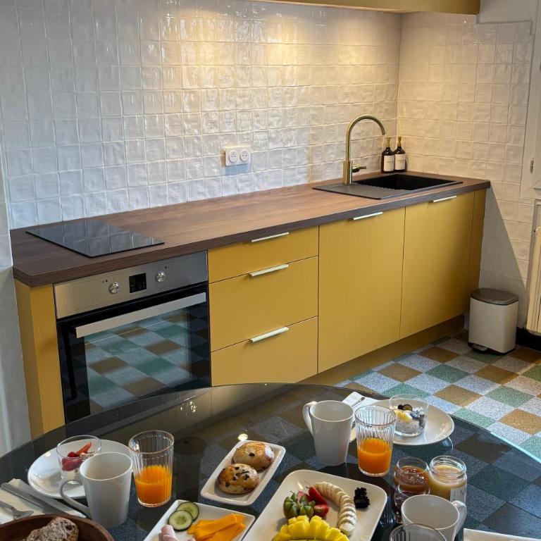 Appartement calme et lumineux, cour extérieure, repas maison possibles - proche Gare et Centre - Apartment mit 2 Schlafzimmern - 1