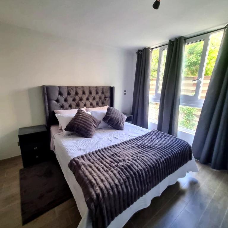 Suite Moderna Parking Movistar checkin Smart - Two-Bedroom Apartment - 12
