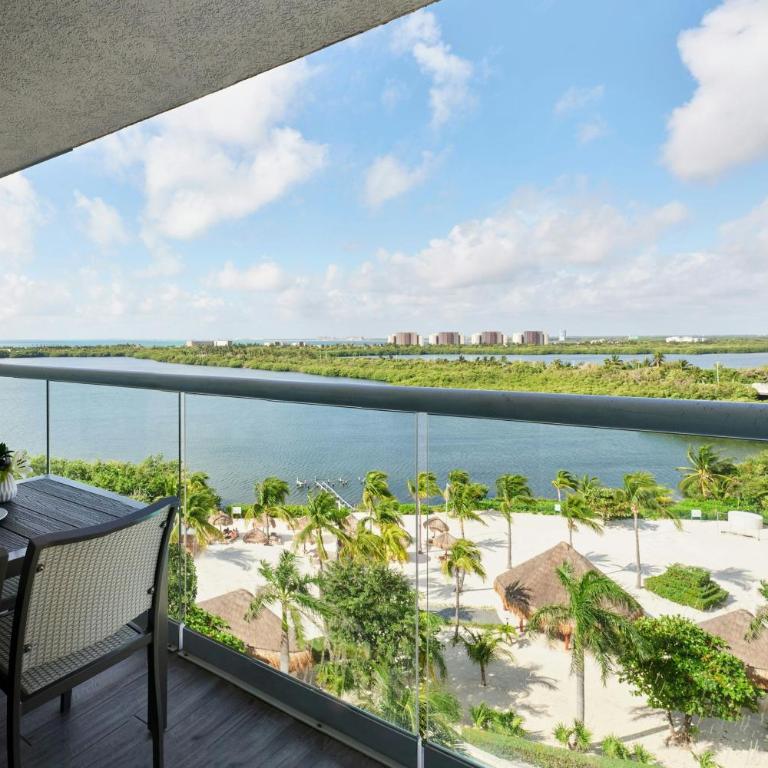 The Westin Cancun Resort & Spa - Suite Villa de 3 dormitorios con balcón y vistas a la laguna - 9