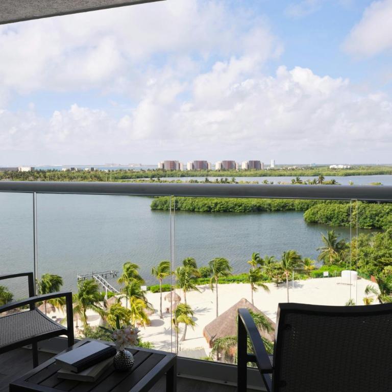The Westin Cancun Resort & Spa - Estudio con sofá cama y balcón - Cama extragrande y vistas a la laguna - 3