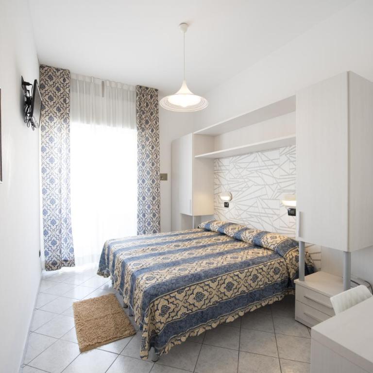 Hotel Gigliola - Double Room with Sea View - 3