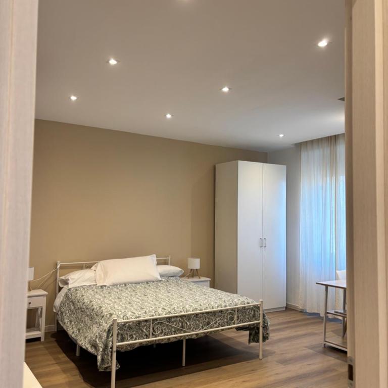 Nesima Apartment - Ospedale Garibaldi SiciliaFiera Metro Fontana - Triple Room with Private Bathroom - 1
