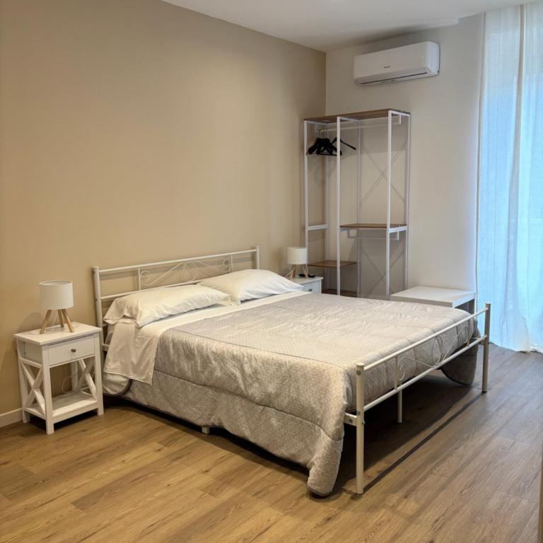 Nesima Apartment - Ospedale Garibaldi SiciliaFiera Metro Fontana - Triple Room with Private Bathroom - 2