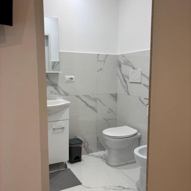 Nesima Apartment - Ospedale Garibaldi SiciliaFiera Metro Fontana - Triple Room with Private Bathroom - 5