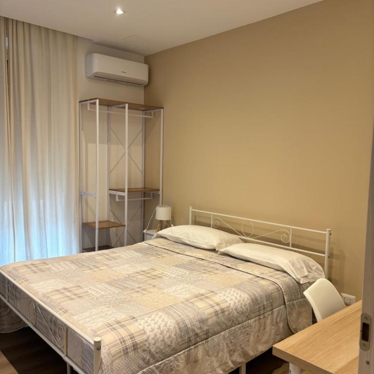 Nesima Apartment - Ospedale Garibaldi SiciliaFiera Metro Fontana - Double Room with Private Bathroom - 1