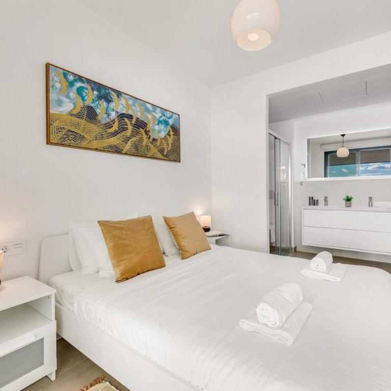 Carvajal Design Stay - Walk to Beach and Train - Apartamento de 2 dormitorios con terraza y vistas al mar - 16