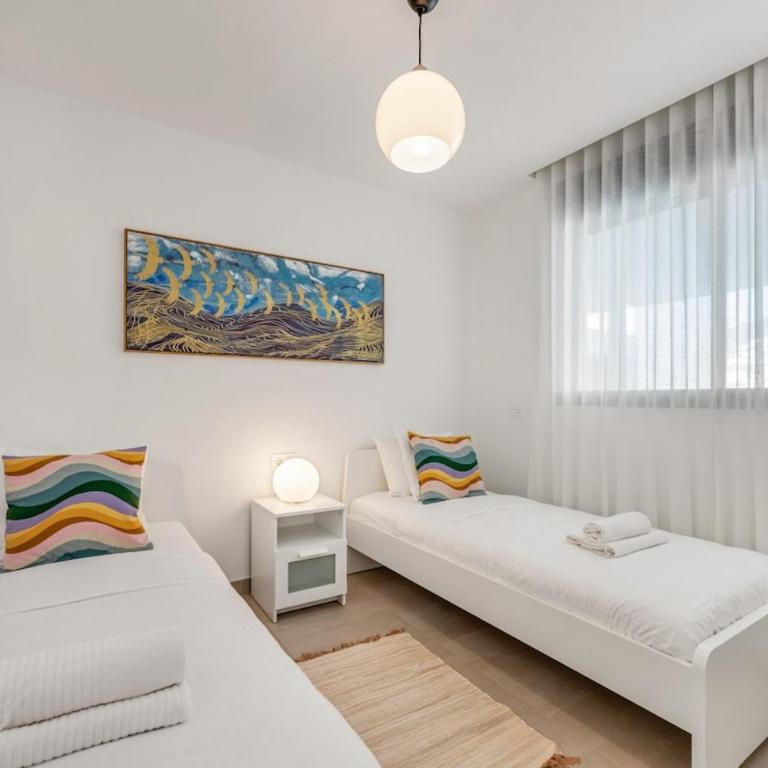 Carvajal Design Stay - Walk to Beach and Train - Apartamento de 2 dormitorios con terraza y vistas al mar - 19