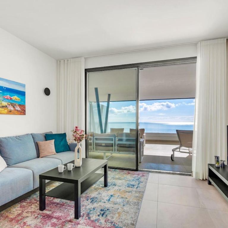 Carvajal Design Stay - Walk to Beach and Train - Apartamento de 2 dormitorios con terraza y vistas al mar - 3