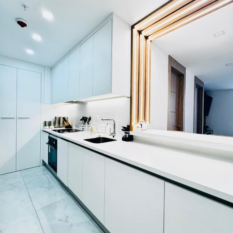 Zen Living Sky Suite - One-Bedroom Apartment - 5