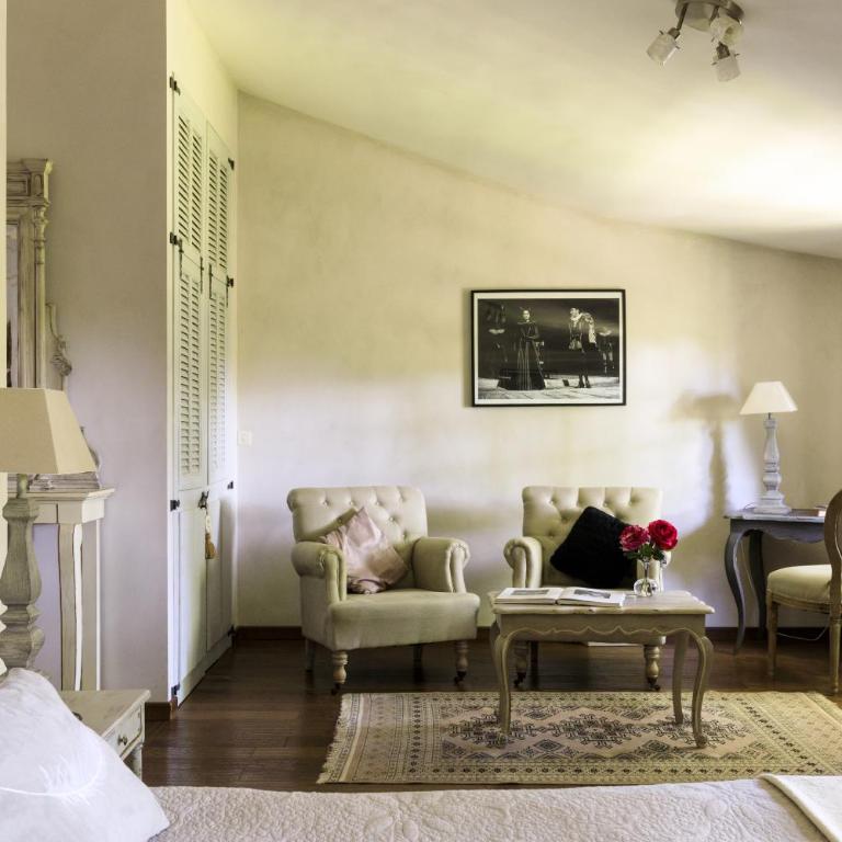 Domaine de Rhodes - 5 Chambres et 7 locations de vacances - Chambre Deluxe Double ou Lits Jumeaux - 2