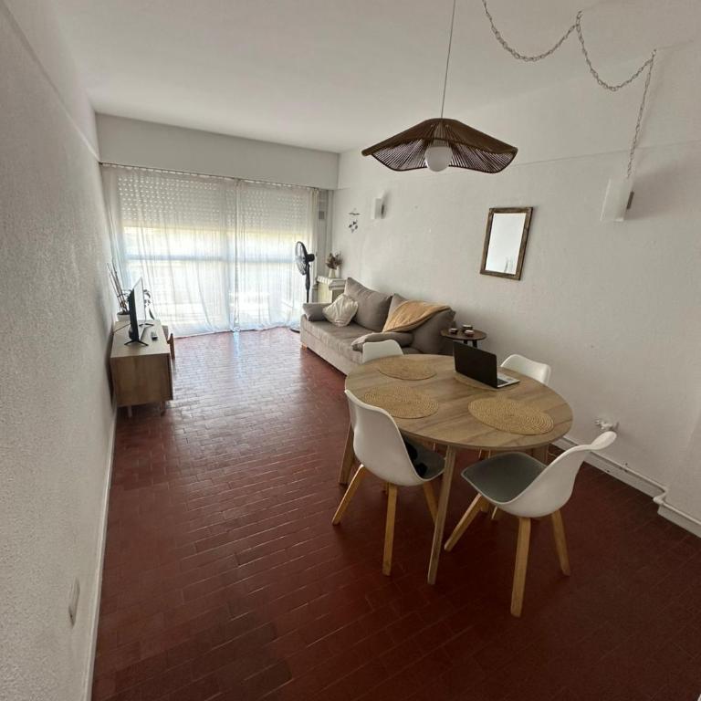 Departamento cálido y familiar - Two-Bedroom Apartment - 1