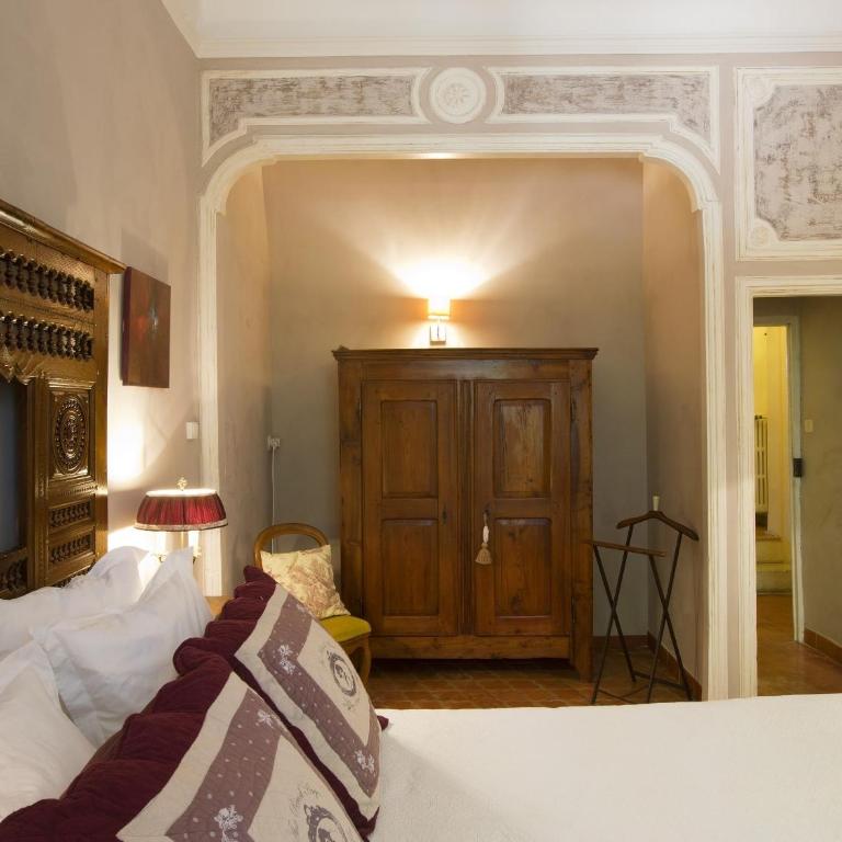 Domaine de Rhodes - 5 Chambres et 7 locations de vacances - Chambre Quadruple Supérieure - 4