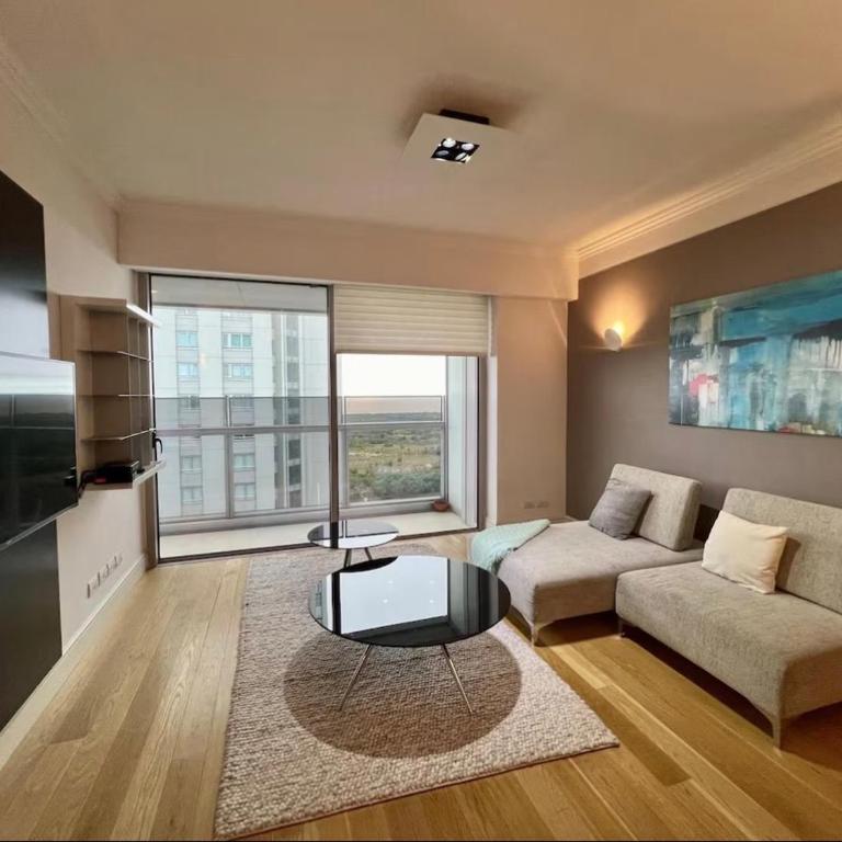 Icon 5 Star Luxury Residence - One-Bedroom Apartment with River View - 7