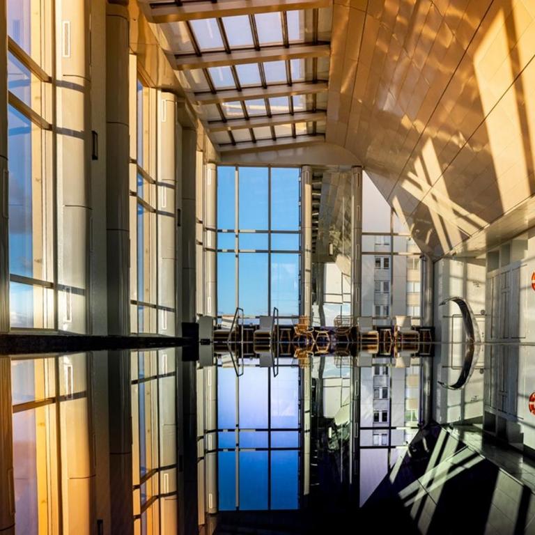 Icon 5 Star Luxury Residence - One-Bedroom Apartment with River View - 14