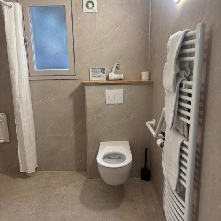 Acapella Hotel - Chambre Triple avec Balcon - 2