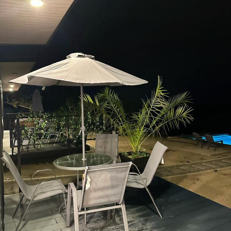Cabaña con Jacuzzi y Piscina - One-Bedroom House - 21