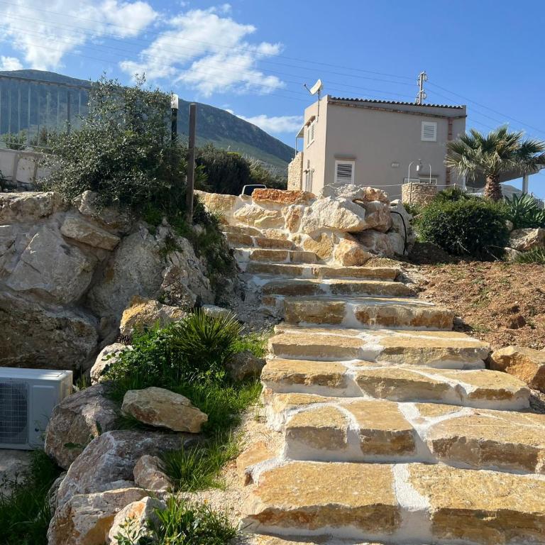 La Finestra sul Mare dello Zingaro - Camera Matrimoniale con Vista Parco - 24