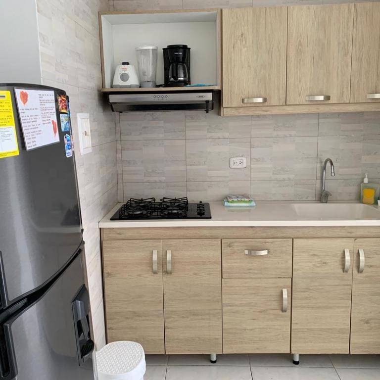 Aparta-estudio con hermosa vista Barrio Laguito - One-Bedroom Apartment - 5
