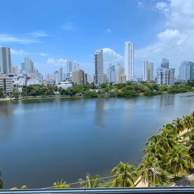 Aparta-estudio con hermosa vista Barrio Laguito - One-Bedroom Apartment - 8