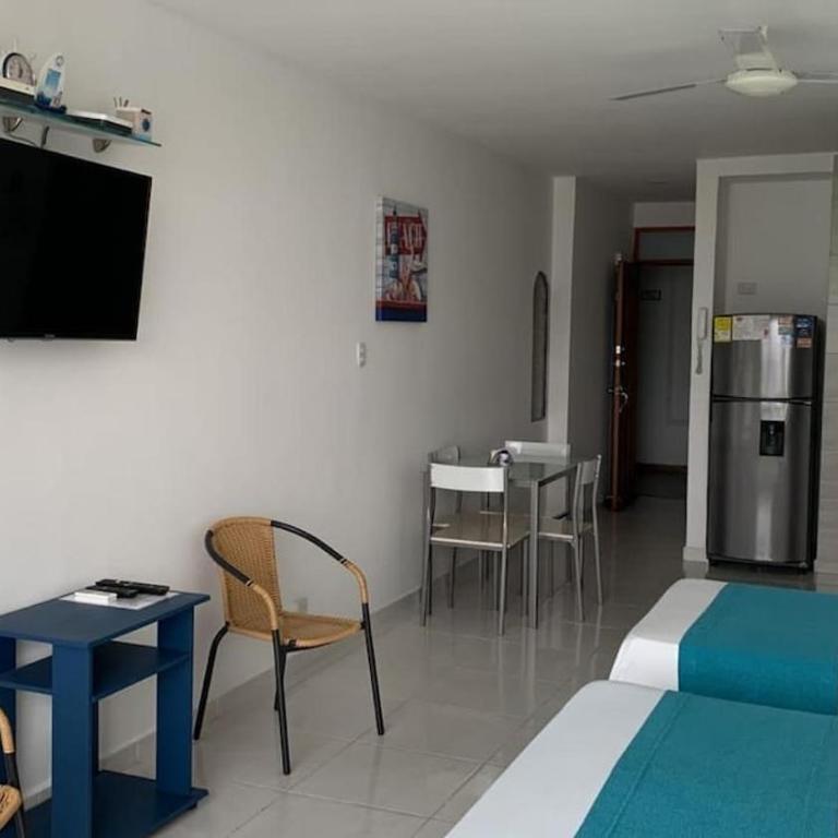 Aparta-estudio con hermosa vista Barrio Laguito - One-Bedroom Apartment - 12