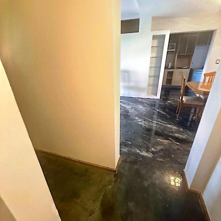 Espectacular Casa en Barrio Privado con pileta gran parque y vista panorámica - Villa - 10