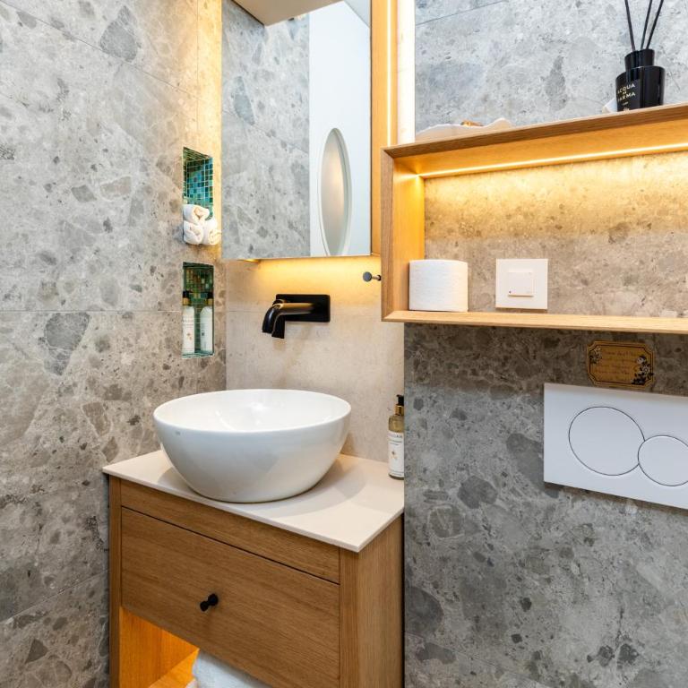 Promenade central studio - One-Bedroom Apartment - 7