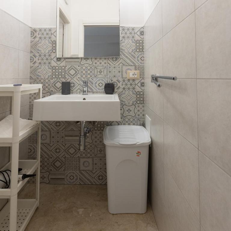 LA ROSA DEI VENTI - Free Parking, Air Conditioning and Wi-Fi - Deluxe Triple Room - 7