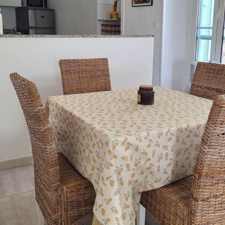 Au Nid d'Azur, heart of iconic old town with sea view - One-Bedroom Apartment - 7