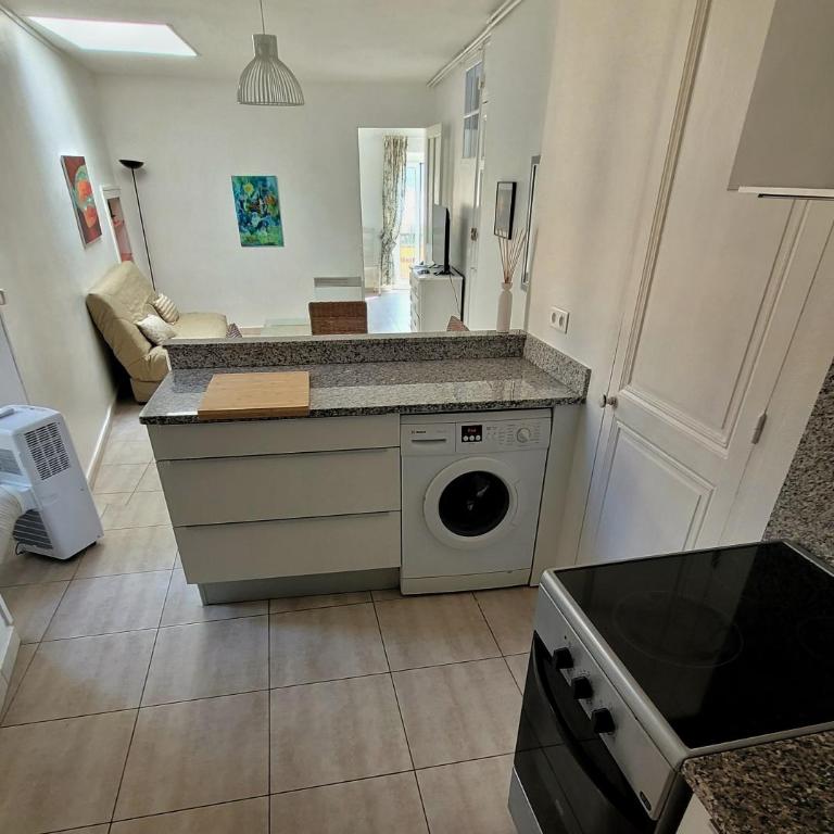 Au Nid d'Azur, heart of iconic old town with sea view - One-Bedroom Apartment - 10