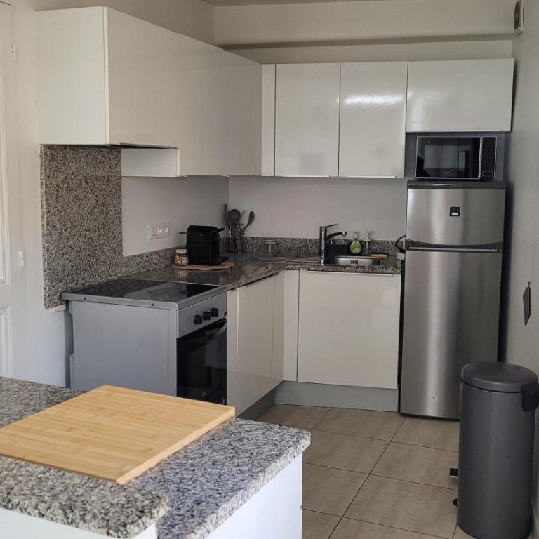 Au Nid d'Azur, heart of iconic old town with sea view - One-Bedroom Apartment - 9