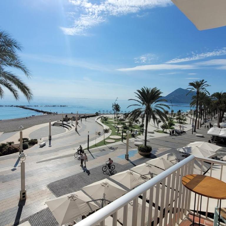 Primera línea de mar - Apartamento de 3 dormitorios con vistas al mar - 2
