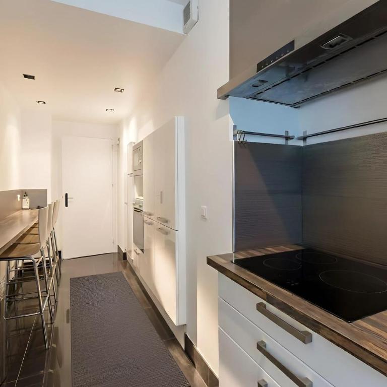 Arc de Triomphe - Prestigious 3BR - Terrace - Appartement 3 Chambres Premium avec Balcon - 23