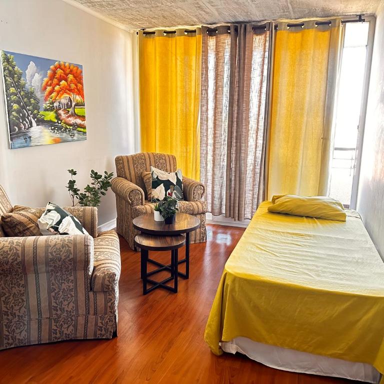 Apartamento Vista Buena - One-Bedroom Apartment with Balcony and City View - 7