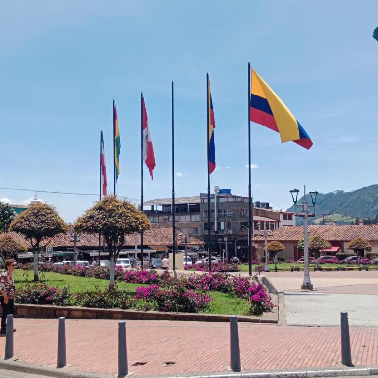 Confortable Apartamento - Centro Internacional Bogotá - Two-Bedroom Apartment - 66
