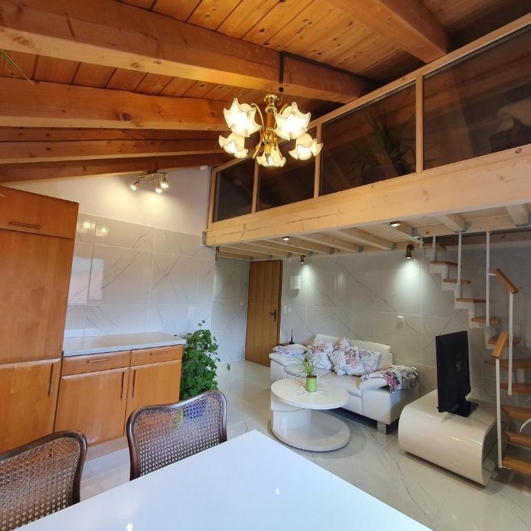The Modern Mezzanine Loft with spiral staircase - Apartment mit 1 Schlafzimmer - 2